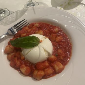 Antica Nova - Burrata gnocchi - Lounges Near Me - Troy, Michigan