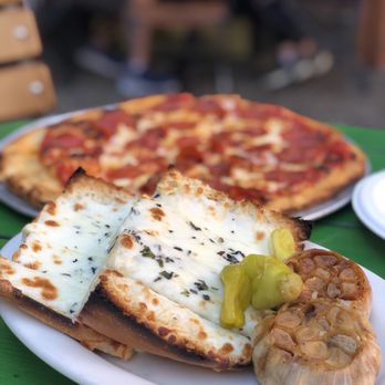 Jupiter - Garlic bread appetizer - Pizza Near Me - Berkeley, California Jupiter - Garlic bread appetizer - Pizza Near Me - Berkeley, California