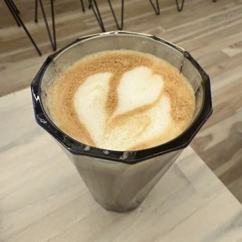 Oro Chocolate & Coffee - Vanilla latte - Chocolatiers & Shops Near Me - Chicago, Illinois Oro Chocolate & Coffee - Vanilla latte - Chocolatiers & Shops Near Me - Chicago, Illinois