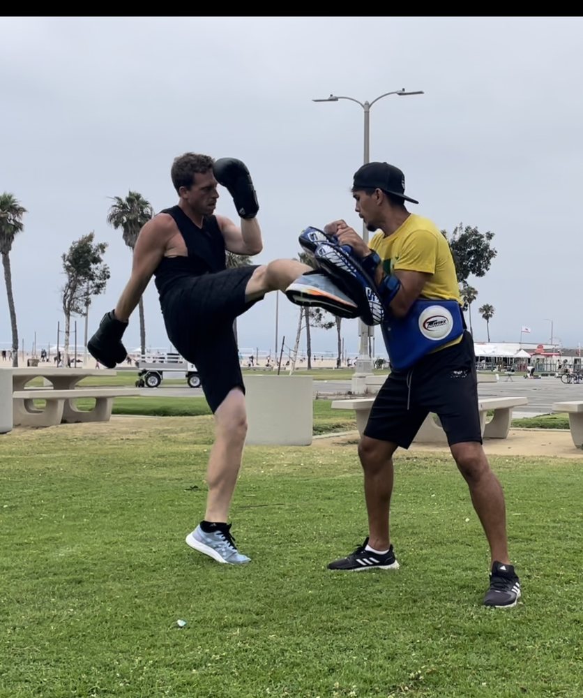 Muaythai LA Logo