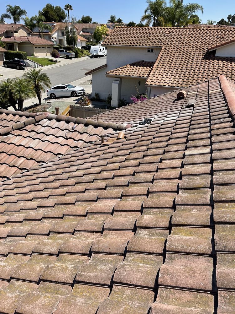 Slide of Hernandez Roofing