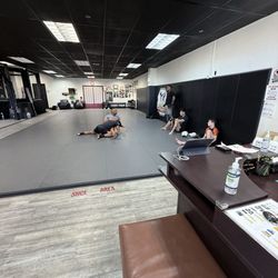 Legend Mixed Martial Arts - Grappling instruction