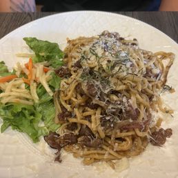 Garlic Noodles with beef Garlic Noodles with beef