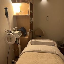 Osea Skincare Studio - Treatment room
