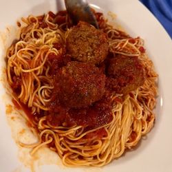 Bambinos Cafe on Battlefield - Spaghetti with meatballs