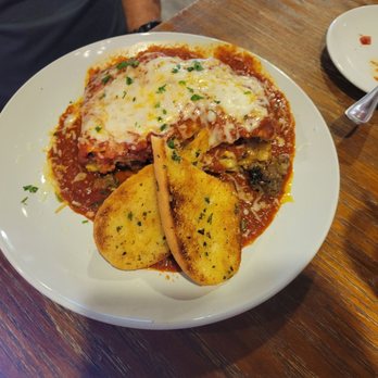 Meoni's Italian Kitchen - Enormous lasagna! - Italian Near Me - Bullhead City, Arizona