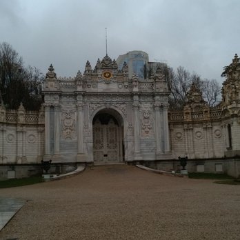 Dolmabahçe Sarayı - Landmarks & Historical Buildings Near Me - Istanbul, 34