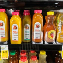 Fresh Thyme Market - Inside