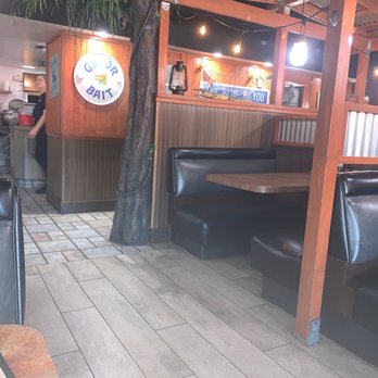 Huckleberry's Breakfast and Lunch - Dining room - Breakfast & Brunch Near Me - Stockton, California