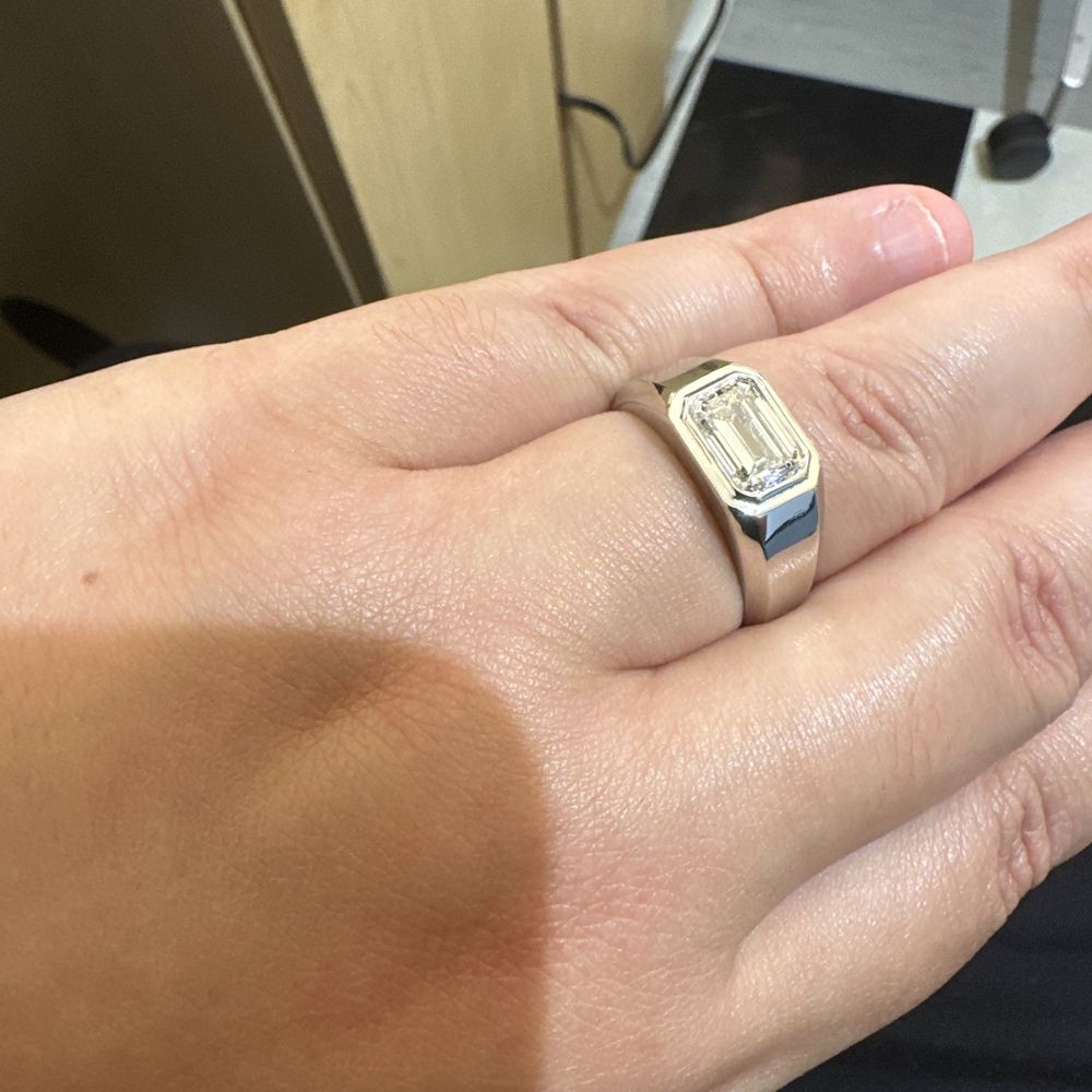 Diamond ring Diamond ring
