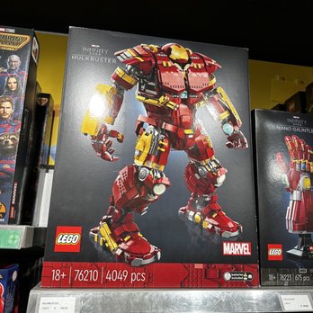 LEGO - Giant Iron Man set - Toy Stores Near Me - Rome, RM