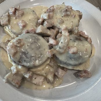 The Goose Eatery & Hangout - Sausage Lovers Biscuits & Gravy - Diners Near Me - Lyndon, Kentucky The Goose Eatery & Hangout - Sausage Lovers Biscuits & Gravy - Diners Near Me - Lyndon, Kentucky