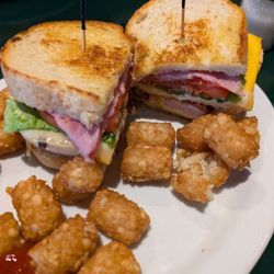 Gators Dockside - Decent enough club