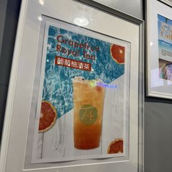 T4 - Posters all over the store of the drink combination options Grapefruit Royal Tea