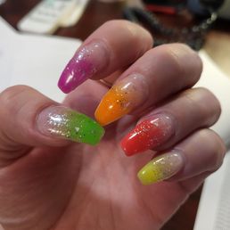 Beautiful glow in the dark nails! Beautiful glow in the dark nails!