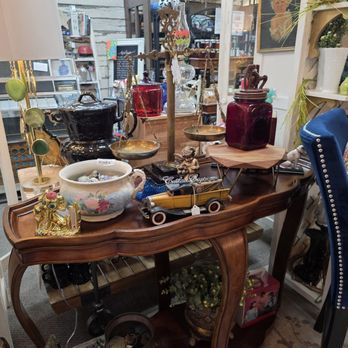 Funky & Random Antique Exchange - Antiques Near Me - Sevierville, Tennessee Funky & Random Antique Exchange - Antiques Near Me - Sevierville, Tennessee