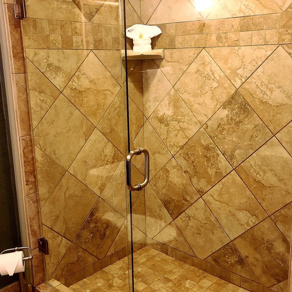 Bellasera Hotel & Suites Paso Robles, Tapestry by Hilton - Beautiful shower - Hotels Near Me - Paso Robles, California