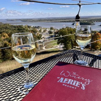 Aerie's Resort - Wineries Near Me - Grafton, Illinois Aerie's Resort - Wineries Near Me - Grafton, Illinois
