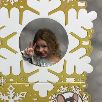 Chuck E. Cheese - Photo opportunity - Pizza Near Me - Fresno, California