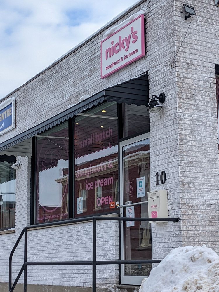 Nicky’s Doughnuts and Ice Cream Logo