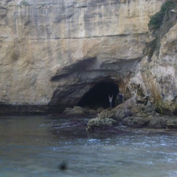 Loch Ard Gorge Parking - The cave - Parking Near Me - Princetown, VIC
