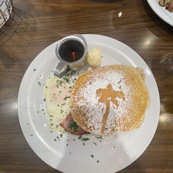 Chad's - Pancakes with cute palm tree shape! - Breakfast & Brunch Near Me - Santa Barbara, California