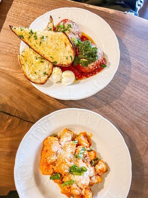 A Tavola Bar + Trattoria by null