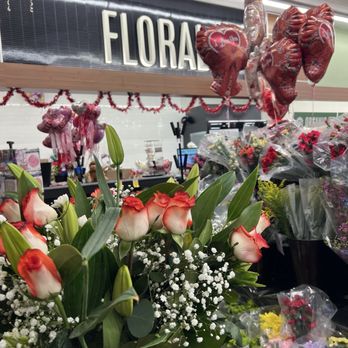 Safeway - 2/14/26 FYI. Departments, happy valentines - Grocery Near Me - San Leandro, California