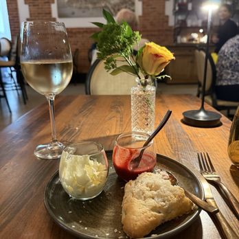 Map Room Tea Lounge - Scone with blueberry jam and cream cheese - Lounges Near Me - Boston, Massachusetts