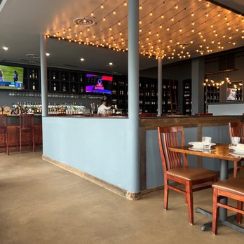Indochen - Nice ambiance, good seating and full bar - Chinese Near Me - Alexandria, Virginia