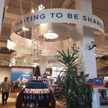 Hershey's Chocolate World - Kisses store - Kids Activities Near Me - Hershey, Pennsylvania