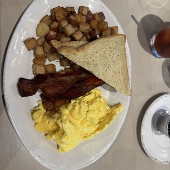 Round Island Kitchen - All American Breakfast - Breakfast & Brunch Near Me - Mackinac Island, Michigan Round Island Kitchen - All American Breakfast - Breakfast & Brunch Near Me - Mackinac Island, Michigan