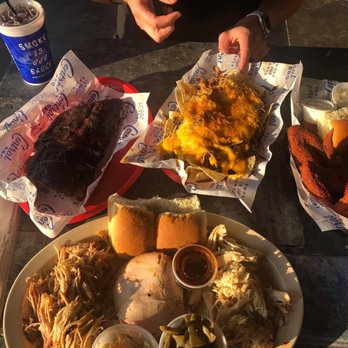 Central BBQ Poplar - Barbeque Near Me - Memphis, Tennessee