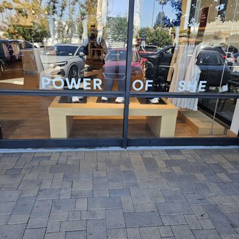 Athleta - Power of she - Women's Clothing Near Me - Studio City,, California Athleta - Power of she - Women's Clothing Near Me - Studio City,, California
