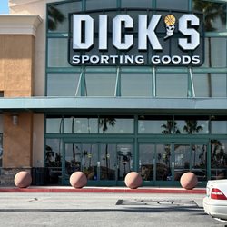 DICK'S Sporting Goods
