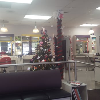 Supercuts - Interior - Hair Salons Near Me - SIMI VALLEY, California