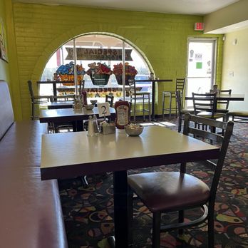 Gourmet Girls - Dining area (one side) - Bakeries Near Me - Tucson, Arizona