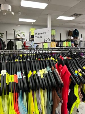 lululemon North Georgia Premium Outlets by null