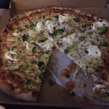 Alfredo's Italian Kitchen - Large Mama Mia no prosciutto, add broccoli. - Pizza Near Me - Somerville, Massachusetts