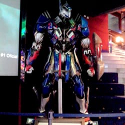 Village Cines - Un genial Optimus.