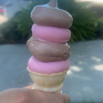 Meadowlark Dairy - Chocolate and strawberry with cone - Ice Cream & Frozen Yogurt Near Me - Pleasanton, California