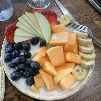 Madres Brunch - Fruit plate - Breakfast & Brunch Near Me - Corona, California