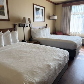 Canal Park Lodge - Hotels Near Me - Duluth, Minnesota