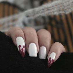 Nail Pro Shop - Vamp fangs!