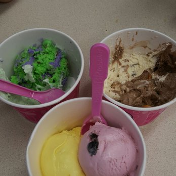Baskin-Robbins - Lemon custard and cherry jubilee,  Easter egg and pop rock sherbet,  and resses three pointer and resses peanut butter cup....YUM - Ice Cream & Frozen Yogurt Near Me - Honolulu, Hawaii
