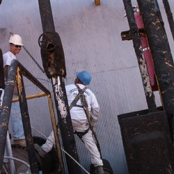 Keensafe Training - How not to do the job, you never know when the safety man is about.do it right first time like the true pro