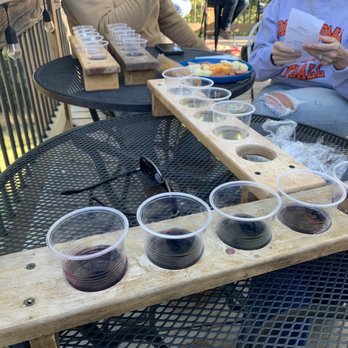 Lindwedel Winery - Wine Tasting Room Near Me - Branson, Missouri