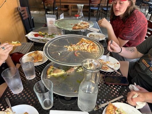 Kaos Pizzeria by null