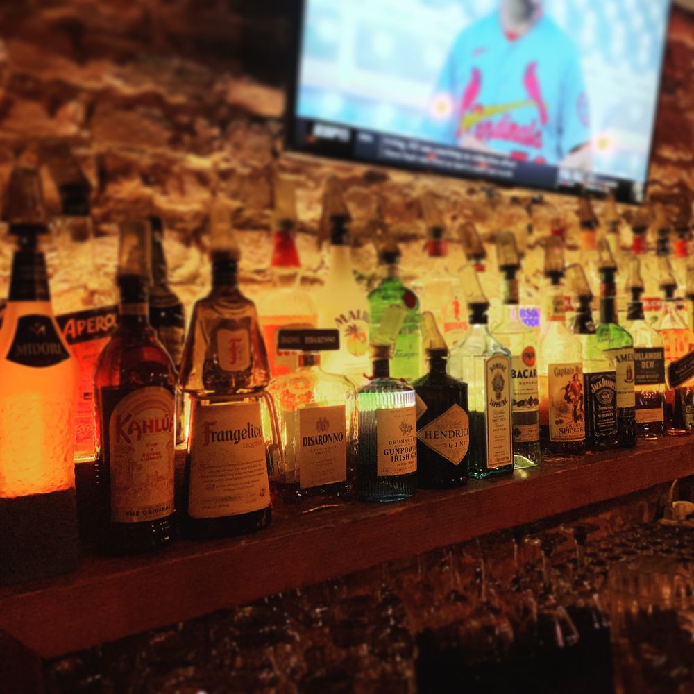 SISSY MCGINTY’S Updated September 2024 71 Photos & 50 Reviews 25