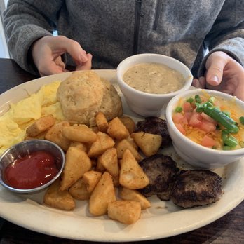 B Matthews Eatery - The Lamp Post Brunch - New American Near Me - Savannah, Georgia